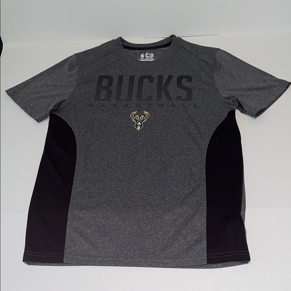 NBA Ultra Game Gray and Black Bucks Basketball T-Shirt Adult Medium